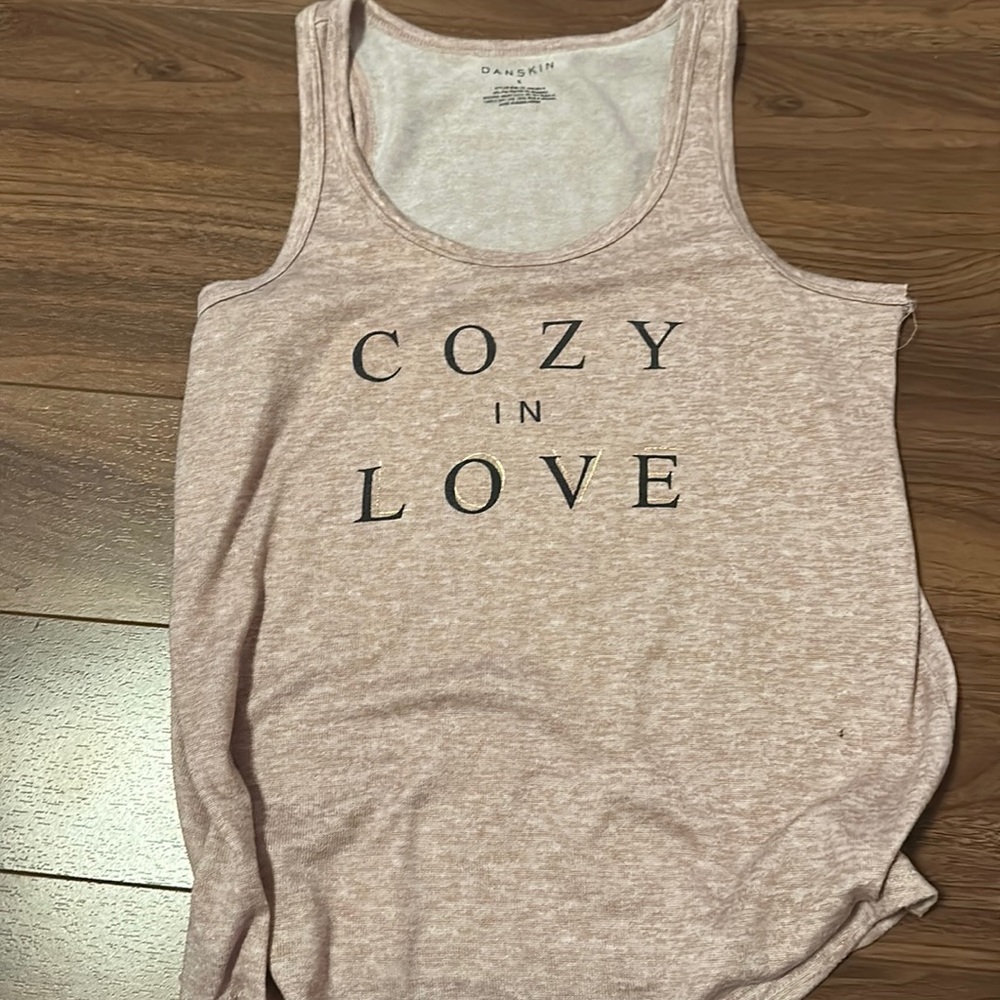 Danskin small tank top “Cozy in love”